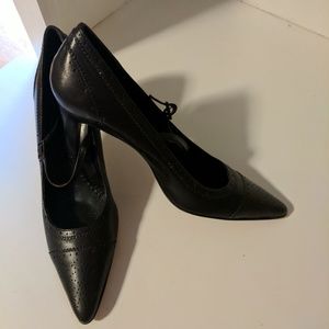 Brooks Brothers Women heels.